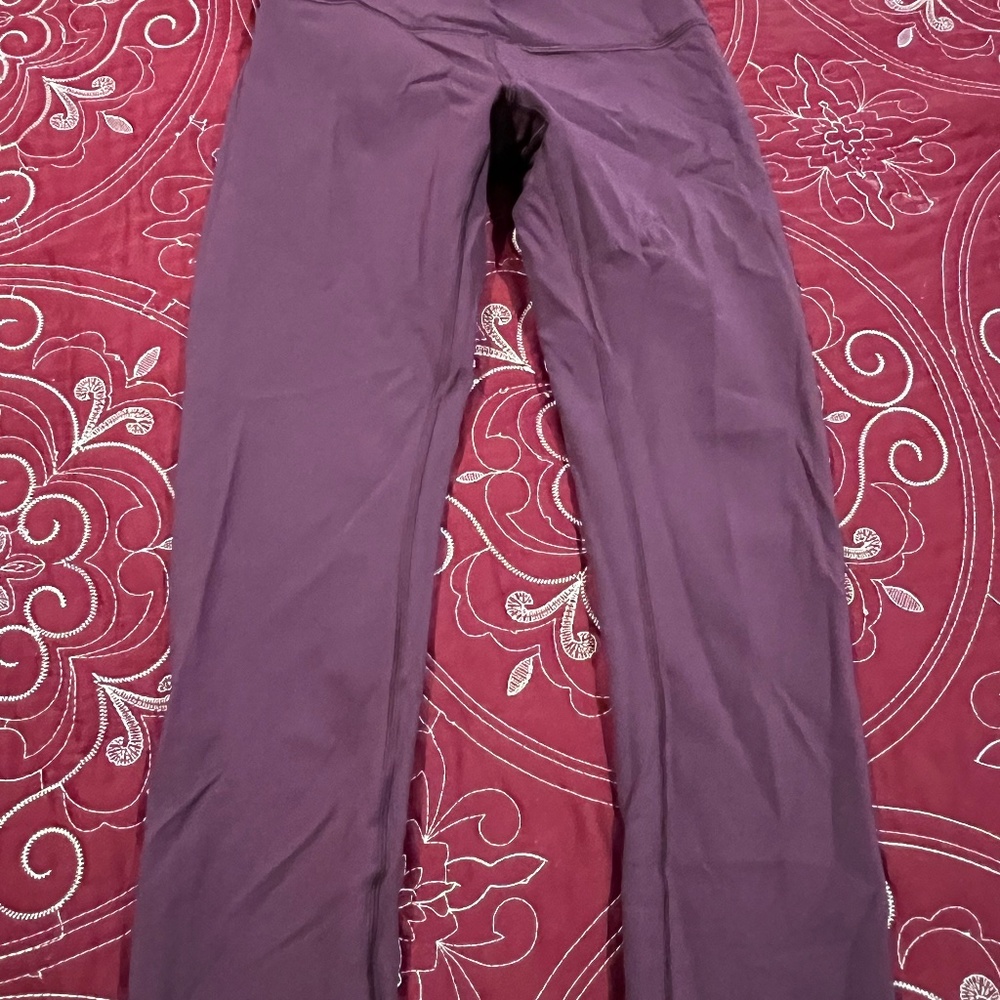 Lululemon High Rise crop  21”